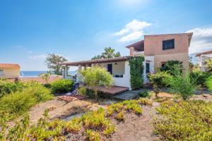 a house with a view of the ocean at Jera suite vista mare 2 in Vulcano