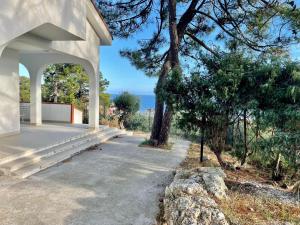 a house with a view of the ocean at Villetta My Sea in Spotorno +20 photos
