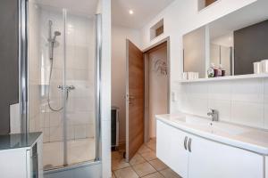 a bathroom with a shower and a sink at Fewo In Schustes in Willingen