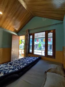 Gallery image of Lee Garden Himalayan Wooden Cottage Kasol in Kasol