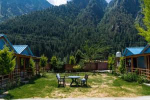 Gallery image of Lee Garden Himalayan Wooden Cottage Kasol in Kasol