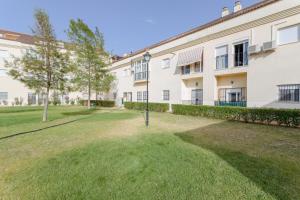 an empty yard in front of a building at Villa Gallardo in Campillos