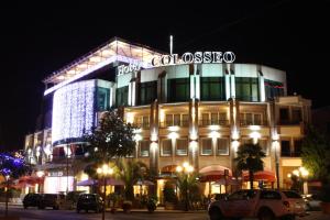 O edifício onde o hotel está situado