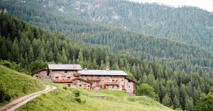 a house on the side of a hill at Civico 12 in Marmora