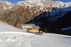 Gallery image of Pitztaler Schihütte in Mandarfen