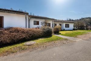 a house on the side of the road at all u need 4 holiday - fewo44 in Mühlthal