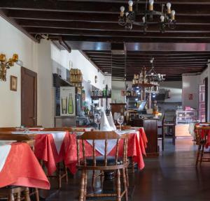 מסעדה או מקום אחר לאכול בו ב-Hotel Marquesa +29 תמונות