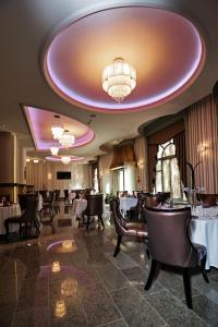 Restaurace v ubytování Grand Hotel Glorius Makó