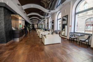 Zona d'estar a Hotel Central Sarajevo - Gym, Pool & Spa