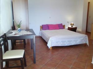 Postel nebo postele na pokoji v ubytování Patmos Garden Sea