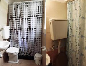 uma casa de banho com um chuveiro, um WC e um lavatório. em Planet Punta del Este Hostel em Punta del Este