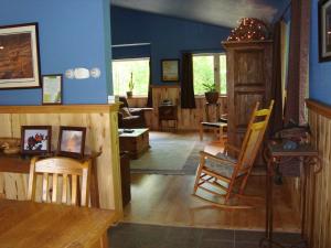 Gallery image of The Bear Cabin in Ironwood