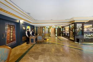 ล็อบบี้หรือแผนกต้อนรับของ Seven Hills Boutique Hotel