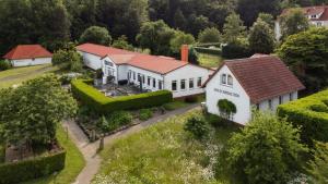 an aerial view of a house with a garden at Zum Schlossgarten in Ralswiek