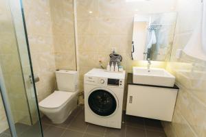 Koupelna v ubytování CA&SA Serviced Apartment