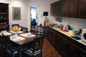 A kitchen or kitchenette at BB Sesto Piano