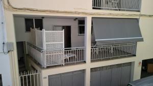 anterior view of a building with a balcony at Sol y Playa in Puerto Naos