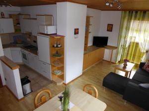 Kuchyň nebo kuchyňský kout v ubytování Haus Siebenbruenn