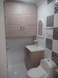 Ванная комната в San San Andrés Casa Vacacional 2 by bbbsai