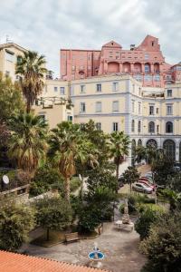 ナポリにあるCasAlice Mini Apartments Napoliのギャラリーの写真