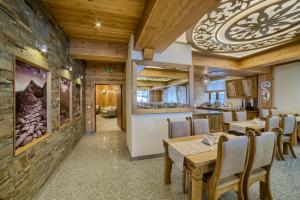 Posedenie v ubytovaní Hotel Górski