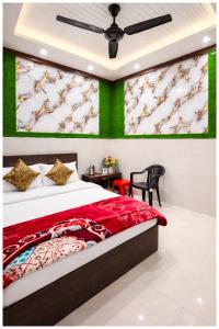Gallery image of The Lord Krishna Kripa Inn Vrindavan Dham Near Pream Mandir - Best Budget Hotel in Vrindāvan +11 photos
