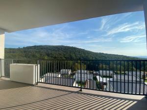 a balcony with a view of a mountain at Unin Apartman, Kosmaj Renew, Rogača in Rogača