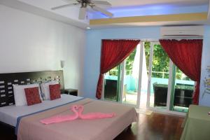 Gallery image of Sundown Resort & Austrian Pension House in Boracay