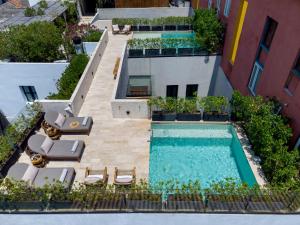 an overhead view of a swimming pool on a building at Cinco Quintas Hotel Boutique in Cartagena de Indias +105 photos