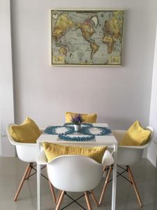 Posezení v ubytování DKaYa Hostel
