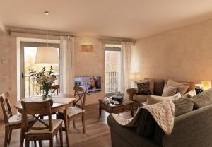 Posedenie v ubytovaní Apartaments Boutique la Torreta del Llac