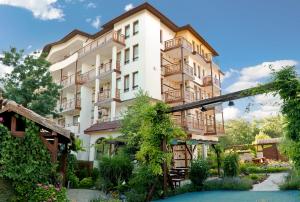 a rendering of a building with a garden at Motel Hanat in Saints Constantine and Helena