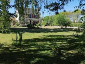Mme Teurtroy, Chambres d'Hôtes La Prairie tesisinin dışında bir bahçe