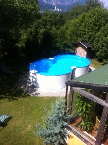 Bazen u ili blizu objekta Pension David
