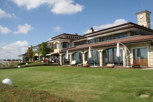 The building in which A villát is located