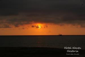 Alba o tramonto visti dall'interno dell'hotel o dai dintorni