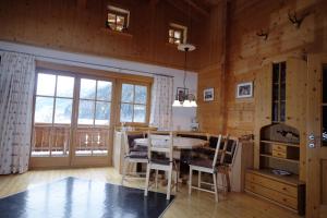 Kuchyň nebo kuchyňský kout v ubytování Ferienhaus Stubaiblick