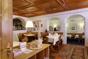 En restaurant eller et spisested på Hotel Alpsu
