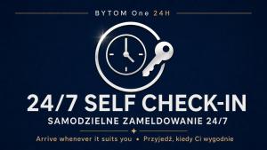 a sign with a clock and a key at BYTOM One 24H Strefa Komfortu in Bytom