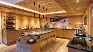 Kuchyň nebo kuchyňský kout v ubytování Hotel Interski