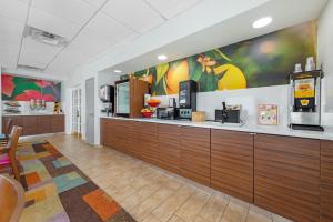 a waiting room with a counter in a hospital at Comfort Inn & Suites Mt Laurel-Philadelphia in Mount Laurel