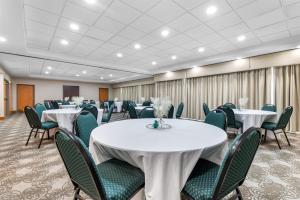 a conference room with white tables and chairs at Hampton Inn Guntersville in Guntersville +49 photos
