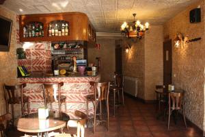 Hostal Restaurante Cornella italokat is kínál