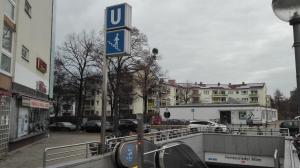 ミュンヘンにあるプライベート ルーム ゼリンスキーの市柱の看板