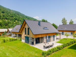 an aerial view of a house with a yard at Mountain Vista in Sankt Lorenzen ob Murau