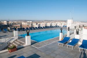 Bazén v ubytování Hotel Santana nebo v jeho okolí