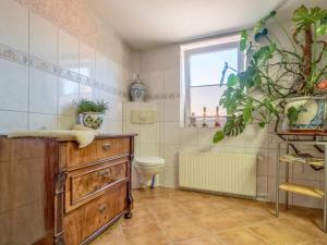A bathroom at Waltraud Még 10 kép