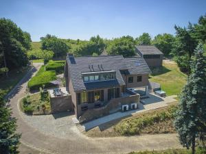 an overhead view of a house with a driveway at Silt in Schinnen