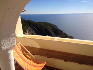 Balcony o terrace sa Eze Monaco middle of old town of Eze Vieux Village Romantic Hideaway with spectacular sea view
