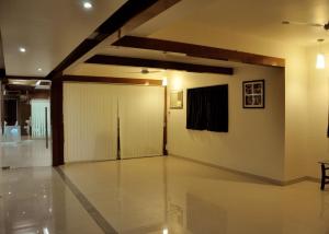 Gallery image of Hotel Happiness in Surat